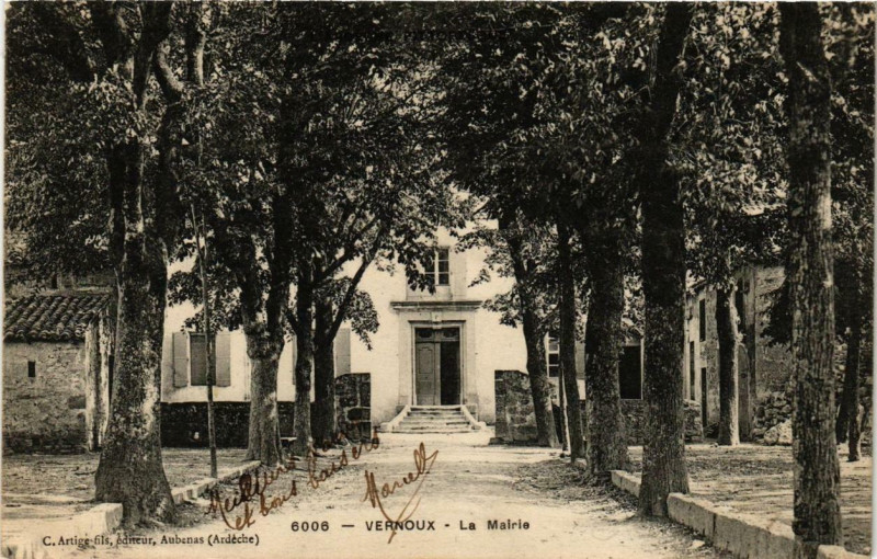 Carte postale ancienne Vernoux La Mairie