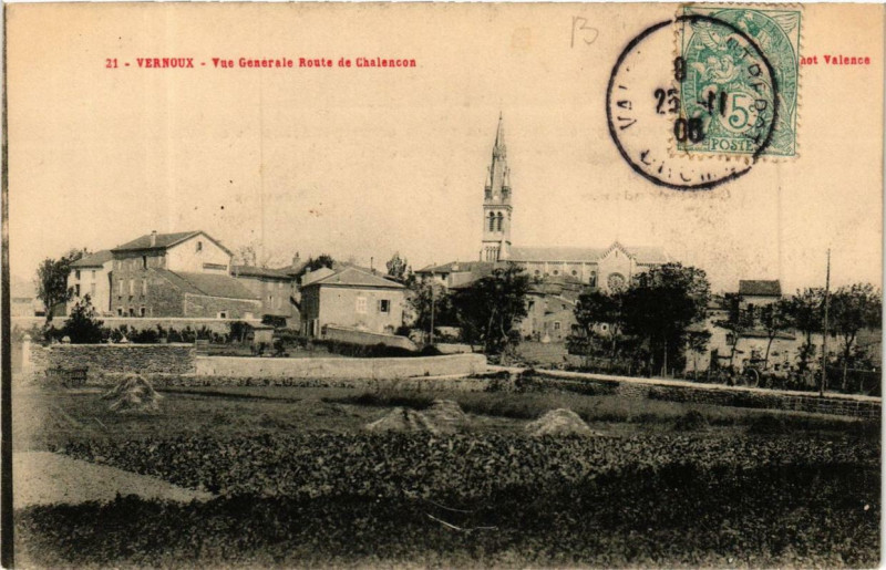 Carte postale ancienne Vernoux Vue générale Route de Chalencon à Chalencon