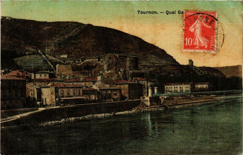 Carte postale ancienne Tournon Quai