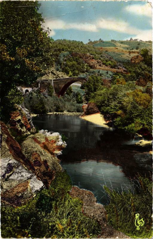 Carte postale ancienne Tournon La Vallée du Doux et Douce Plage