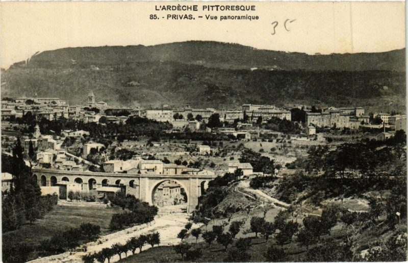Carte postale ancienne Privas Vue panoramique à Privas