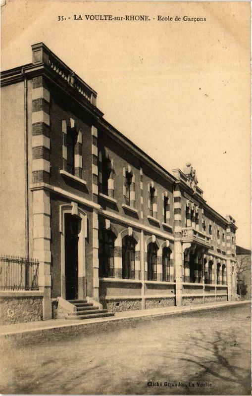 Carte postale ancienne La Voulte-sur-Rhone Ecole de Garcons