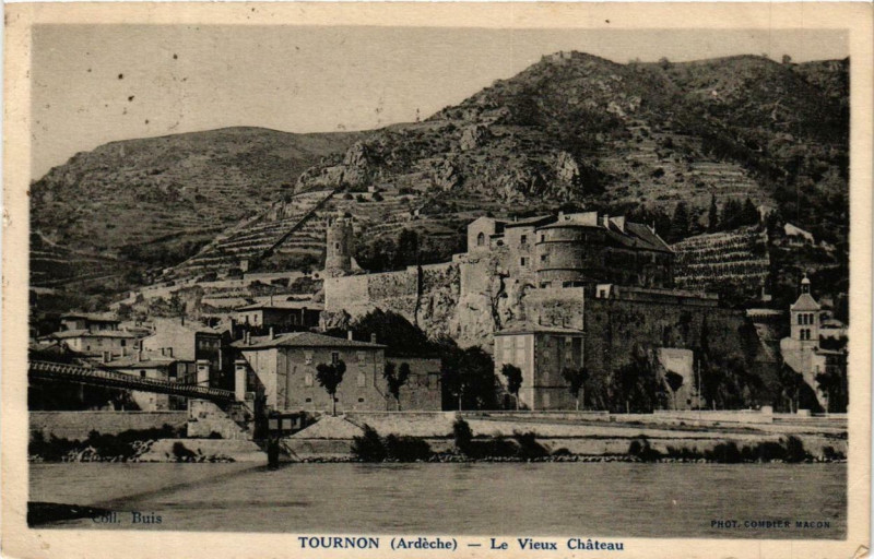 Carte postale ancienne Tournon Le Vieux Chateau