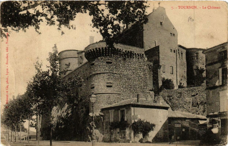 Carte postale ancienne Tournon Le Chateau