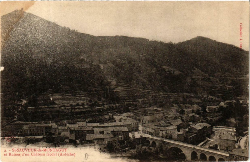 Carte postale ancienne Saint-Sauveur-de-Montagut et Ruines d'un Chateau féodal à Saint-Sauveur-de-Montagut