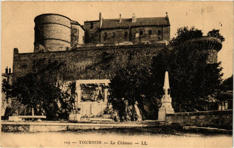 Carte postale ancienne Tournon Le Chateau