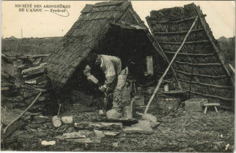 Carte postale ancienne Fendeur Société des Ardoisieres de l'Anjou