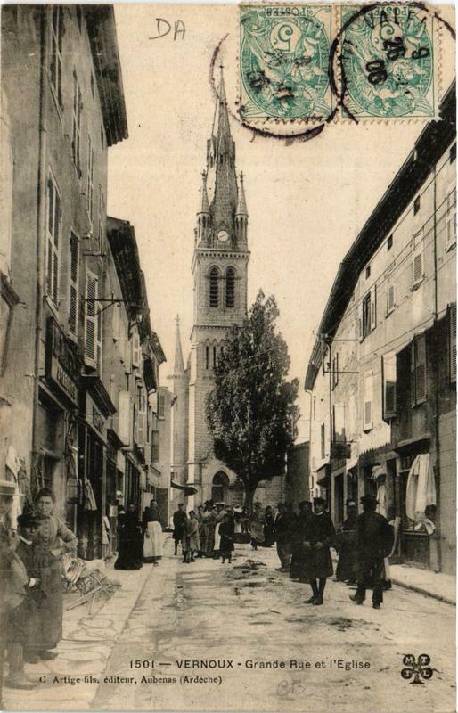 Carte postale ancienne Vernoux Grande Rue et l'Eglise