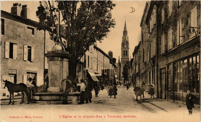 Carte postale ancienne Vernoux Eglise et la Grande Rue