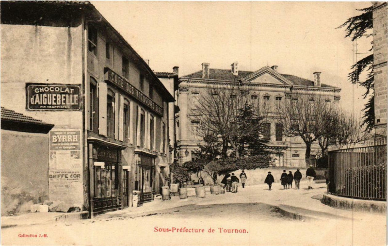 Carte postale ancienne Sous-Fréfecture de Tournon