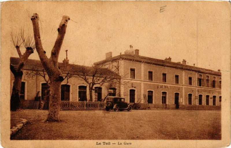 Carte postale ancienne Le Teil La Gare au Teil