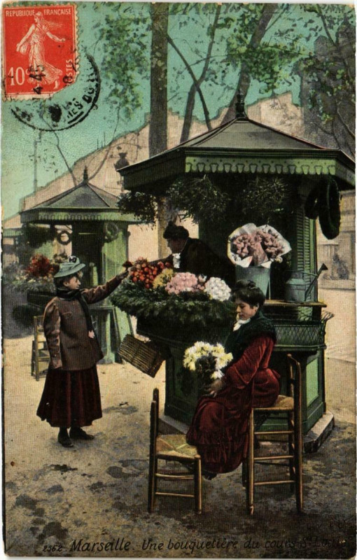 Carte postale ancienne Une bouquetière du cours Saint-Louis à Marseille