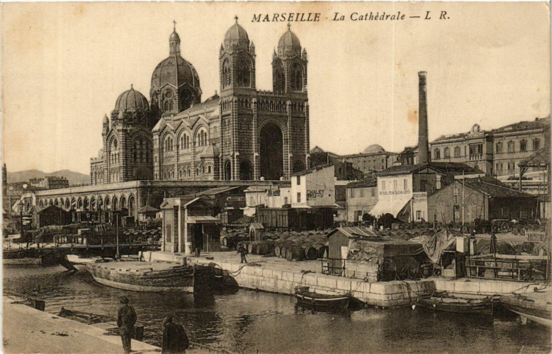 Carte postale ancienne Marseille La Cathedrale à Marseille