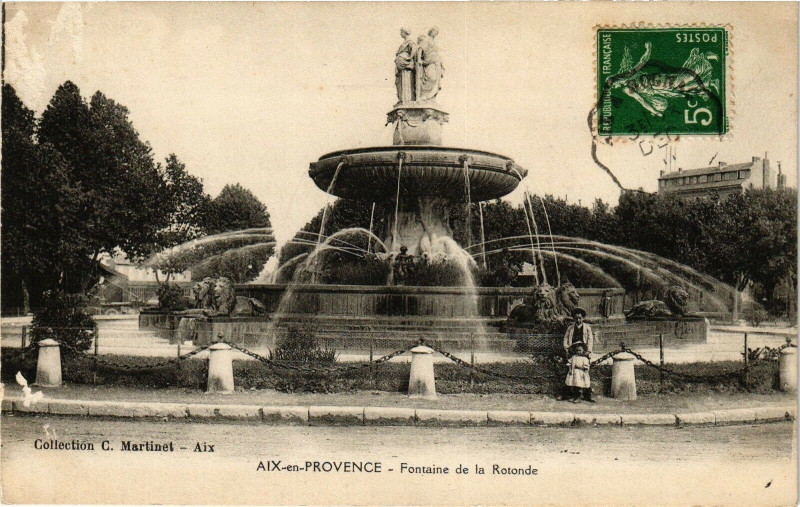 Carte postale ancienne Aix-en-Provence-Fontaine de la Rotonde à Aix-en-Provence