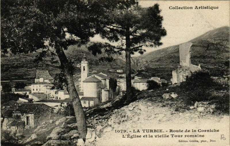 Carte postale ancienne La Turbie - Route de la Corniche - L'Eglise et la vieille Tour à La Turbie