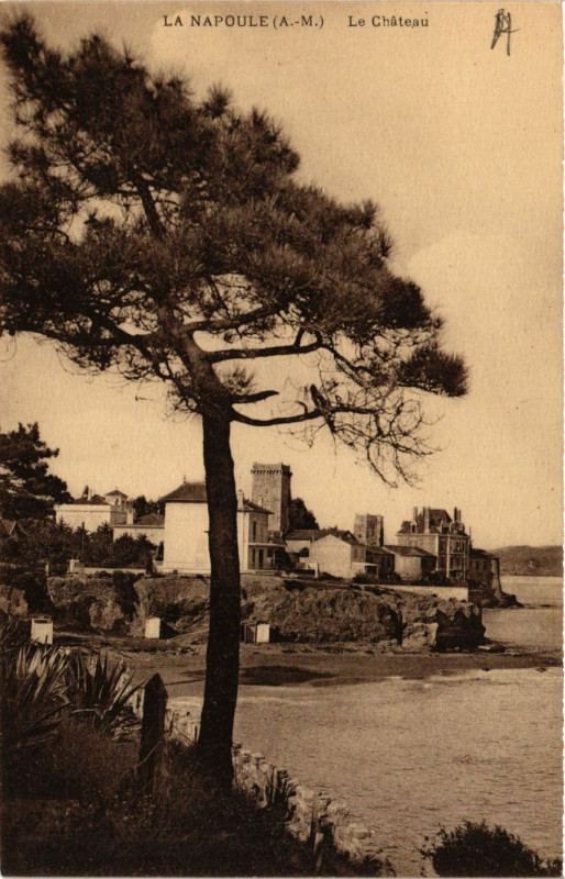Carte postale ancienne La Napoule - Le Chateau