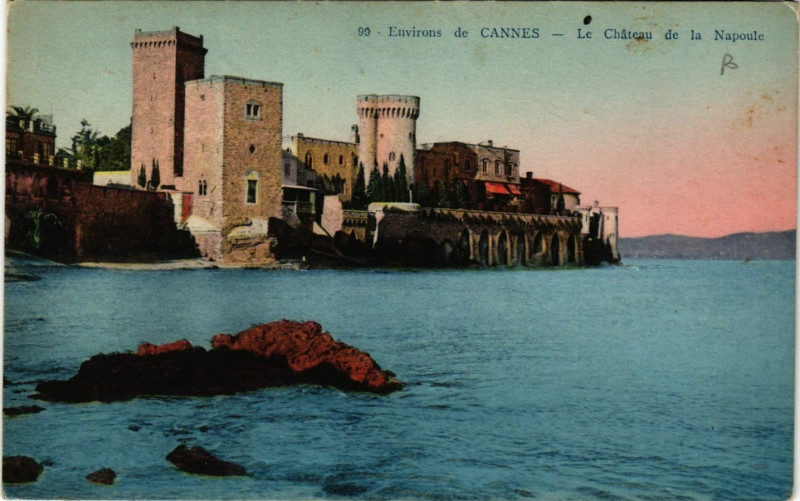 Carte postale ancienne Env. de Cannes - Le Chateau de la Napoule à Cannes
