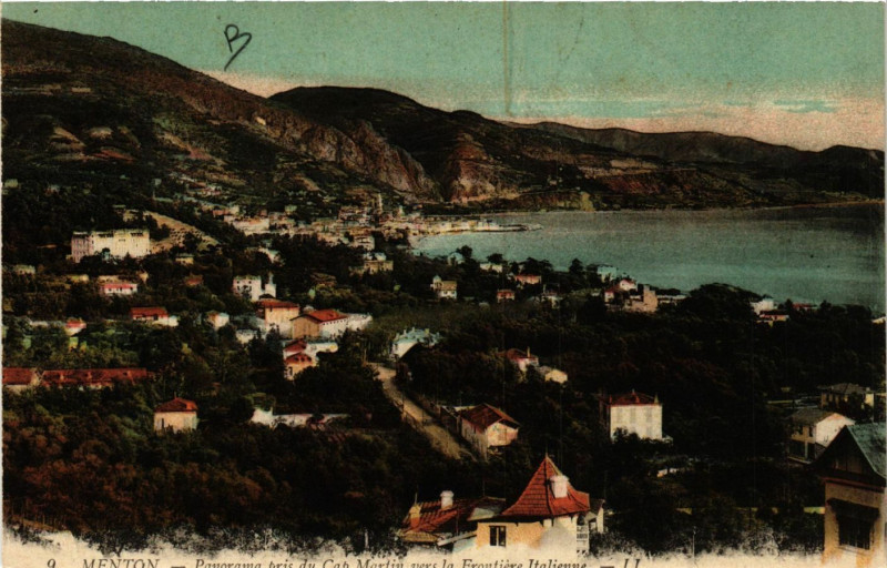 Carte postale ancienne Menton - Panorama pris du Cap Martin vers la Frontiere Italienne à Menton