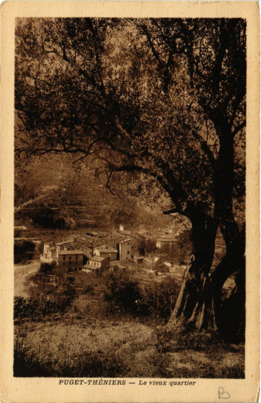 Carte postale ancienne Puget-Theniers - Le vieux quartier à Puget-Théniers