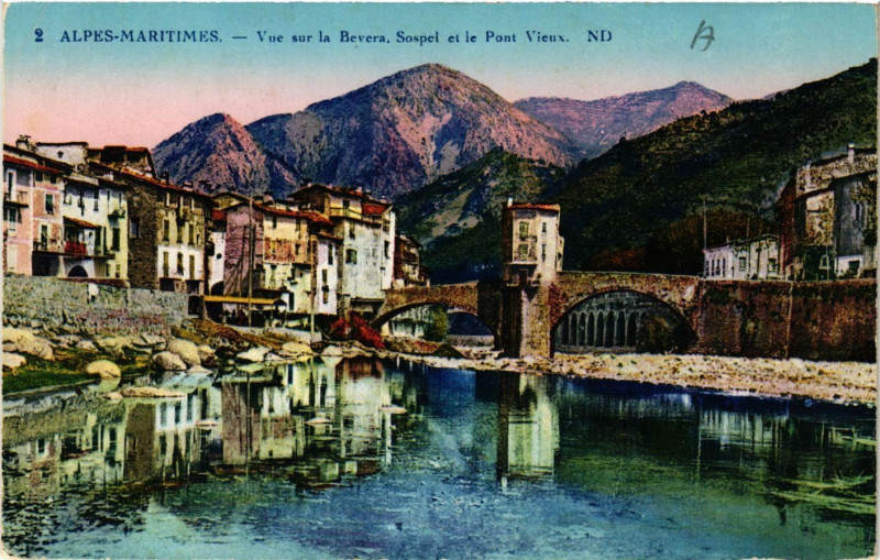 Carte postale ancienne Vue sur la Bevera Sospel et le Pont Vieux à Sospel