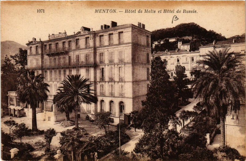 Carte postale ancienne Menton - Hotel de Malte et hotel de Russie à Menton