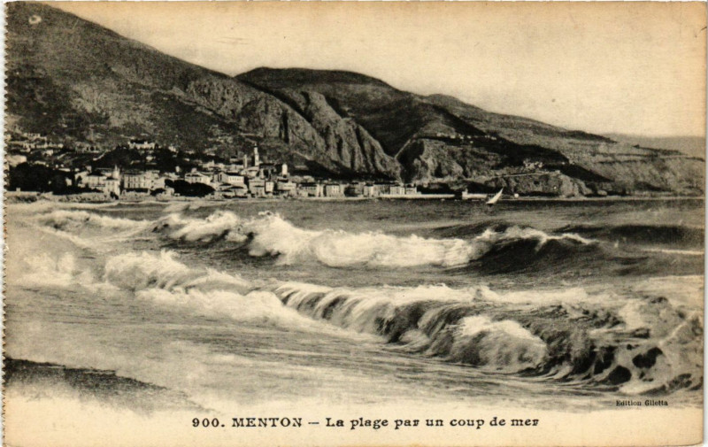 Carte postale ancienne Menton - La plage par un coup de mer à Menton