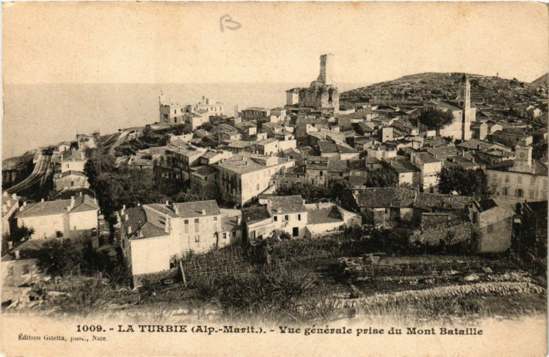 Carte postale ancienne La Turbie - Vue générale prise du Mont Bataille à La Turbie