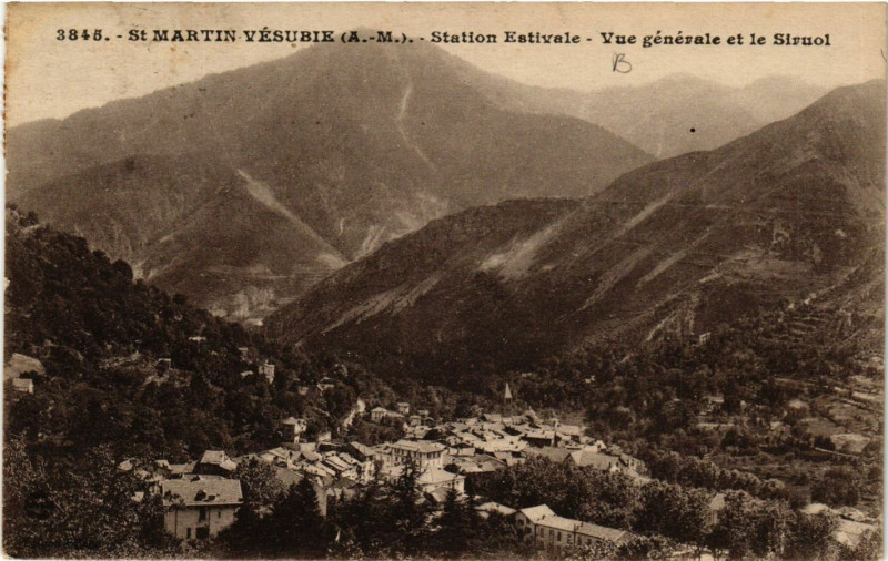 Carte postale ancienne Saint-Martin-Vesubie - Station Estivale - Vue générale et le à Saint-Martin-Vésubie