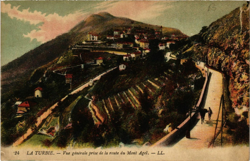 Carte postale ancienne La Turbie - Vue générale prise de la route du Mont Agel à La Turbie