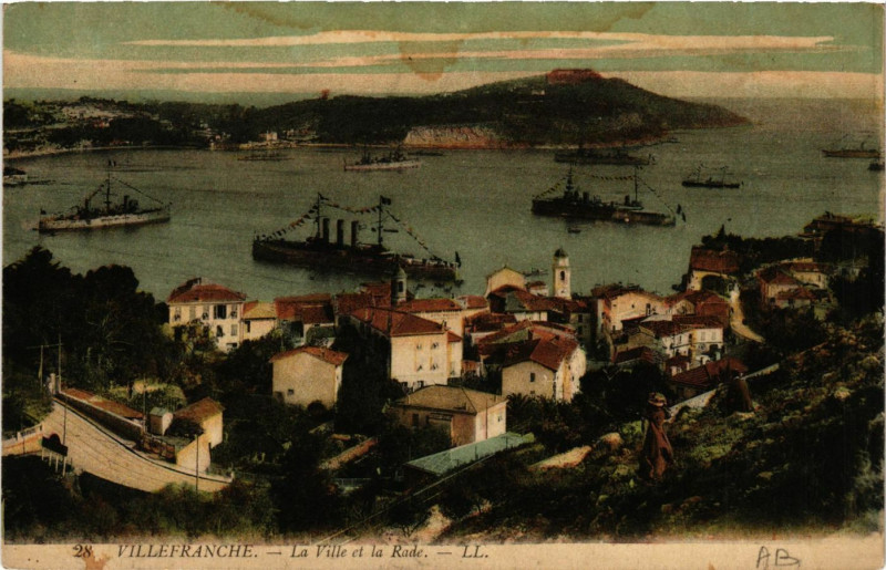 Carte postale ancienne Villefranche - La Ville de la Rade