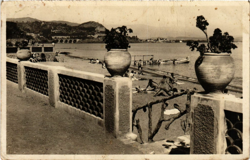 Carte postale ancienne Theoule-sur-Mer - La Plage à Théoule-sur-Mer