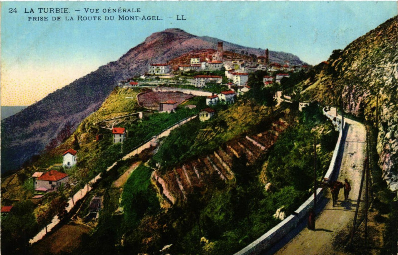 Carte postale ancienne La Turbie - Vue générale prise de la Route du Mont-Agel à La Turbie