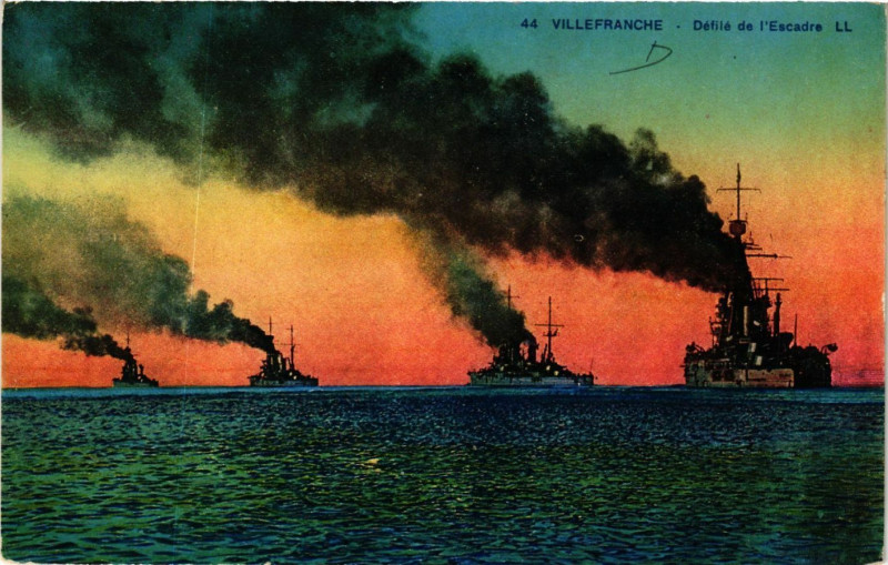 Carte postale ancienne Villefranche - Defile de l'Escadre