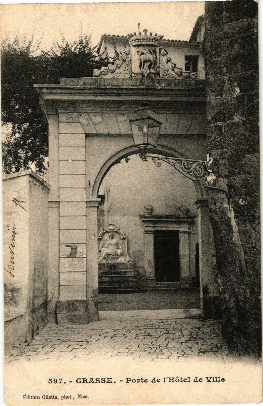 Carte postale ancienne Grasse - Porte de l'hotel de ville à Grasse