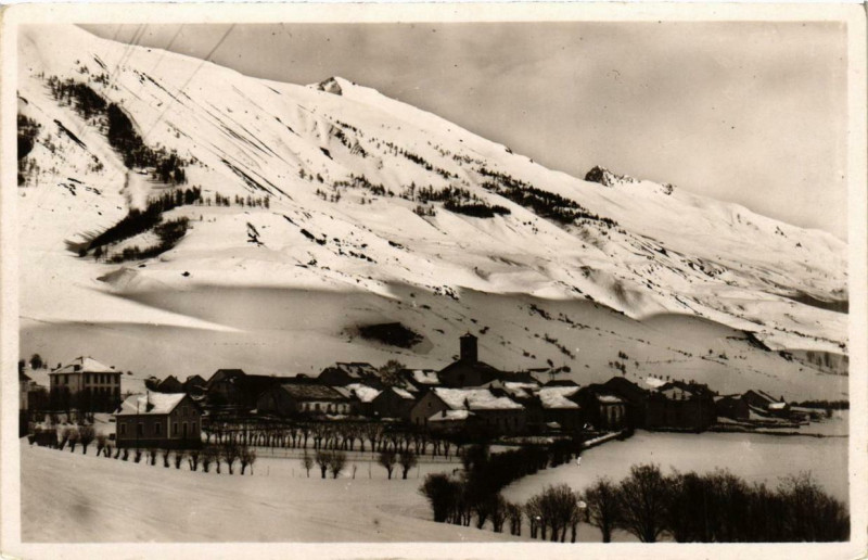 Carte postale ancienne Larche Vue générale en hiver