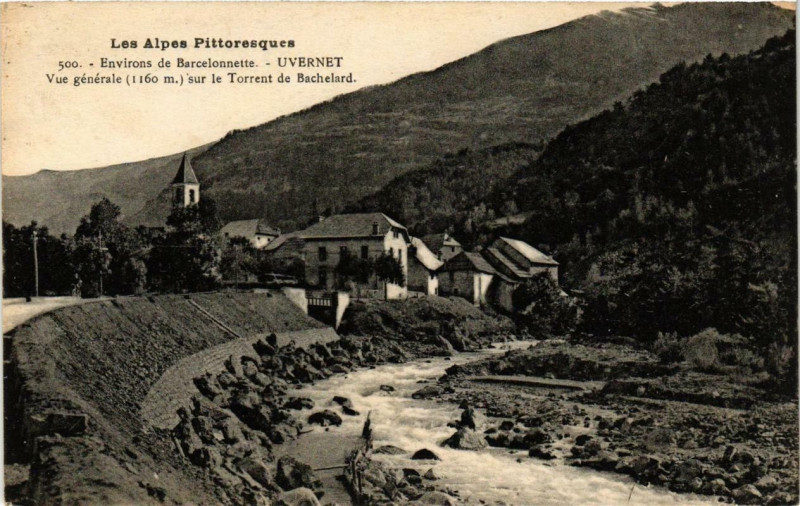 Carte postale ancienne Env. de Barcelonnette Uvernet Vue générale à Barcelonnette