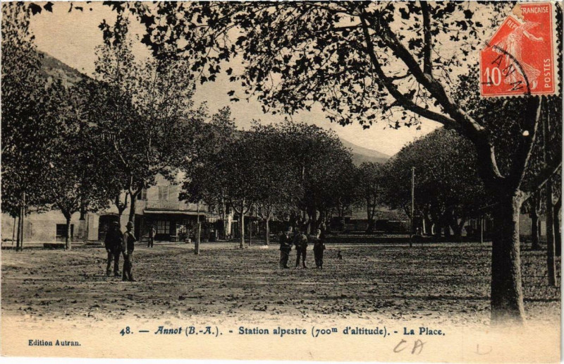 Carte postale ancienne Annot Station alpestre La Place à Annot