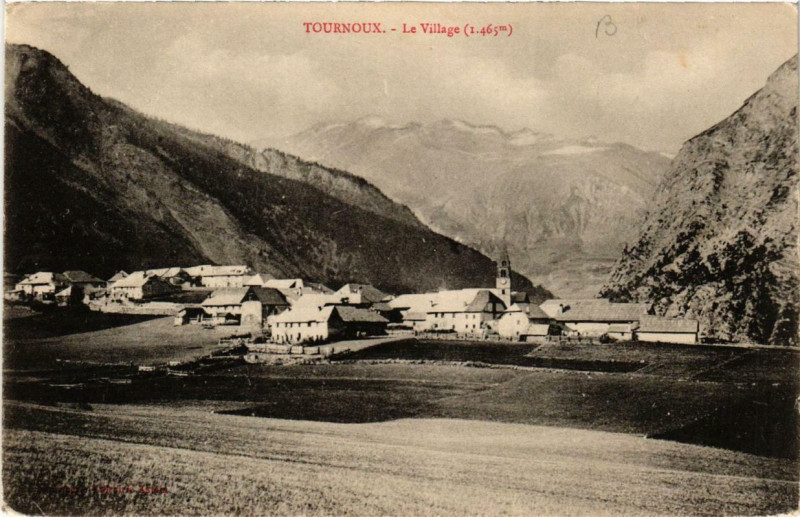 Carte postale ancienne Tournoux Le Village