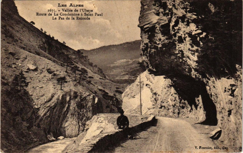 Carte postale ancienne Vallée de l'Ubaye Route de la Condamine a Saint-Paul