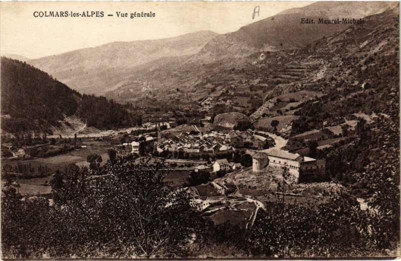 Carte postale ancienne Colmars les Alpes Vue générale à Colmars
