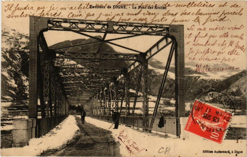 Carte postale ancienne Env. de Digne Le Pont des Arches