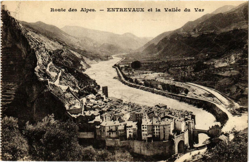 Carte postale ancienne Entrevaux et la Vallée du Var à Entrevaux