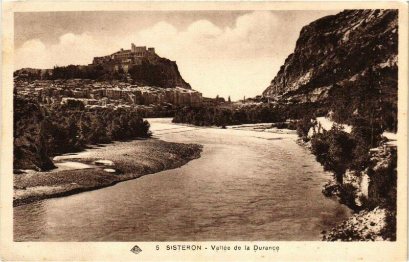 Carte postale ancienne Sisteron Vallée de la Durance à Sisteron