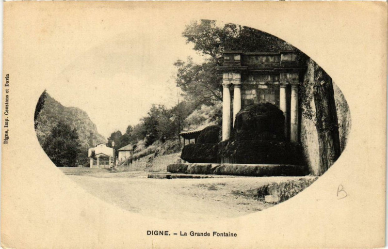 Carte postale ancienne Digne La Grande Fontaine