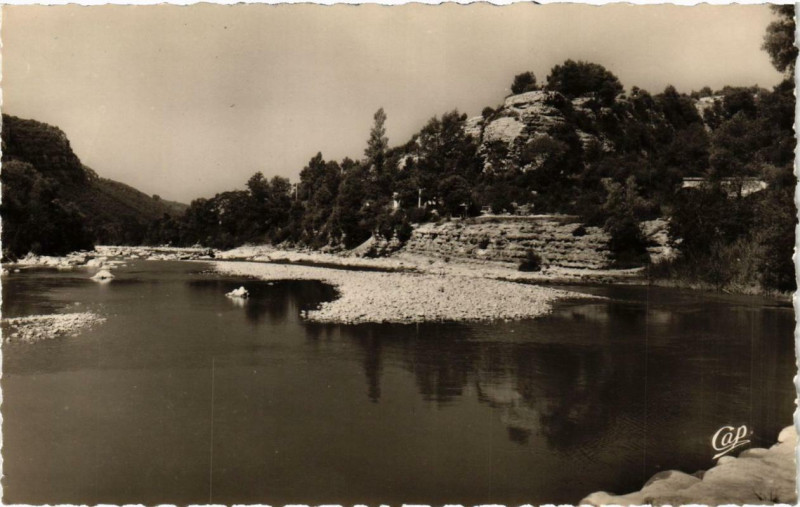 Carte postale ancienne Greoux-les-Bains Le Verdon vu de la plage à Gréoux-les-Bains