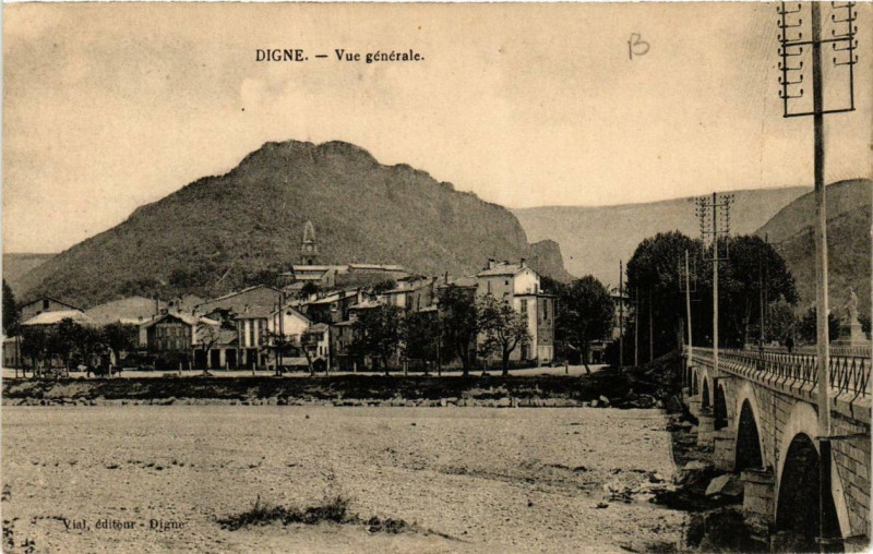 Carte postale ancienne Digne Vue générale