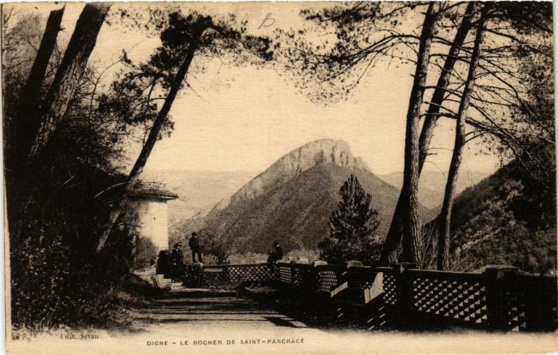 Carte postale ancienne Digne Le Rocher de Saint-Pancrace
