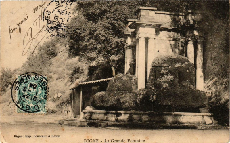 Carte postale ancienne Digne La Grande Fontaine