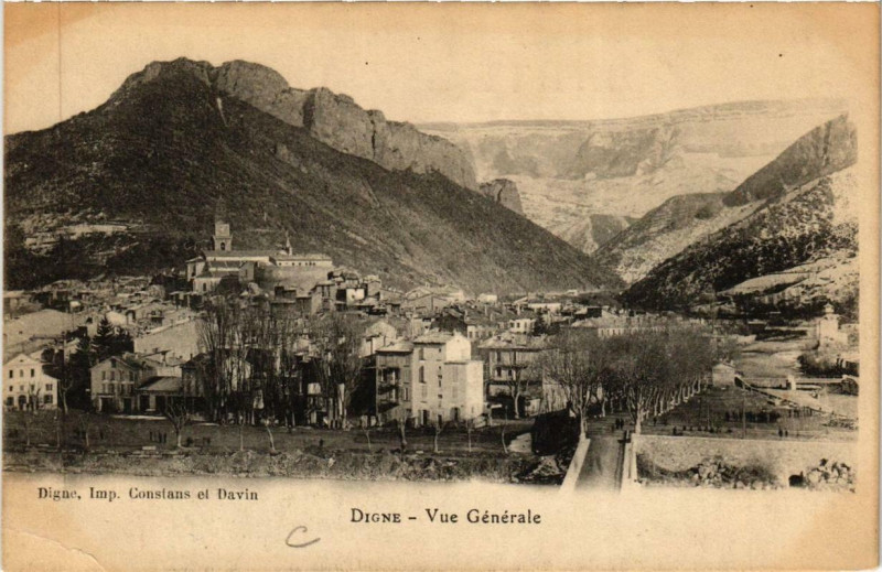 Carte postale ancienne Digne Vue générale