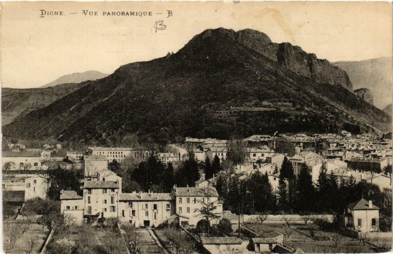 Carte postale ancienne Digne Vue Panoramique